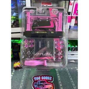 M2 Machines kit CHASE 1965 Ford Econoline Van